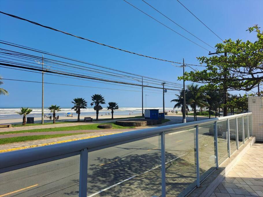 Apto Aconchegante Beira Mar Com Ar No Quarto Solemar Exterior photo